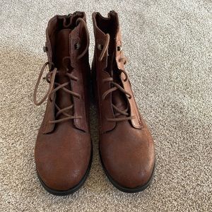 Size 10 boots- worn once